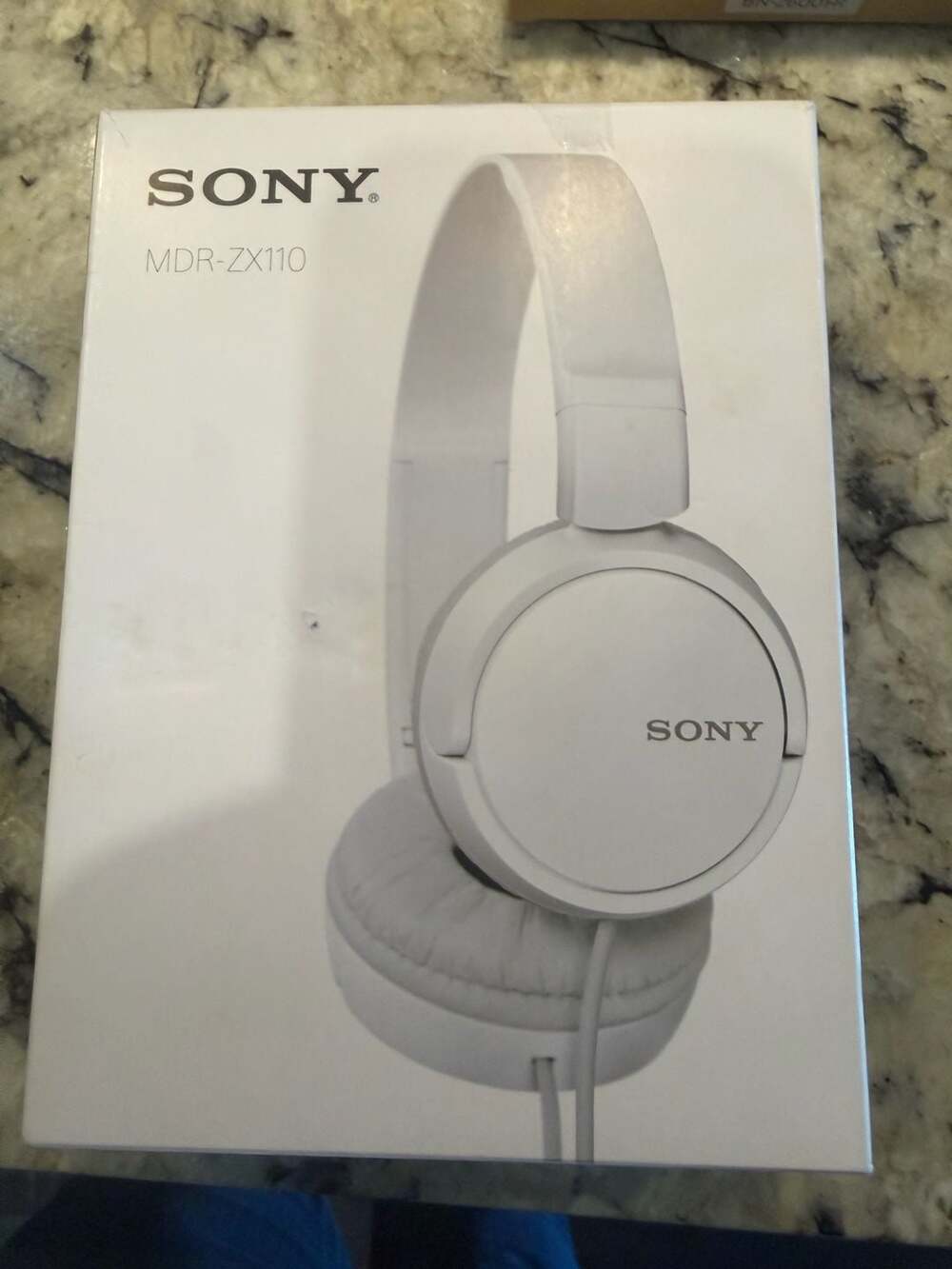 Sony MDR-ZX110 Wired On-Ear‎ Headphones White